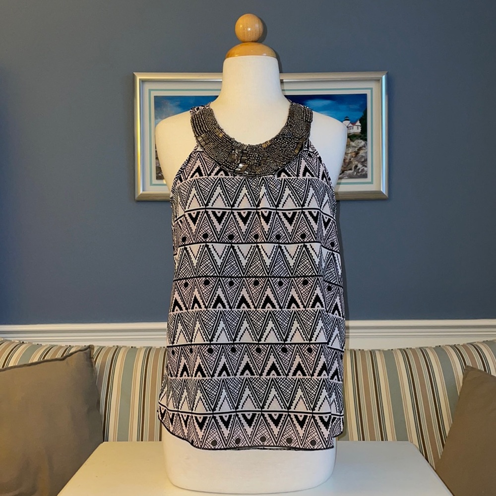 💜 $5/25 Charlotte Russe geometric halter top